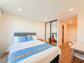 Auburn Studio, Entire Studio with Ensuite toilet and kitchen - Quarto