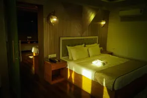 Hotel Jaisal Inn- Swimming Pool- Fort View Pure Veg Restaurant - Værelse
