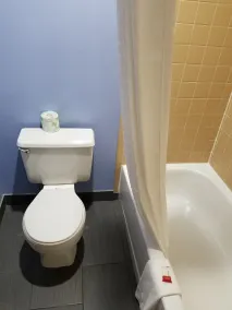 Super 8 by Wyndham Fort Collins - Salle de bain