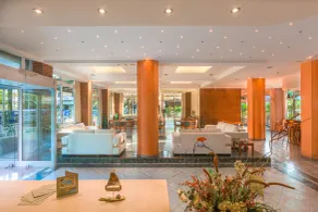 Pavlos Hotel - Coin salon dans le hall