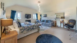 Canaston Oaks - Room