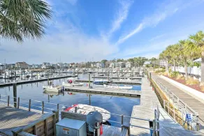 Spacious Southport Condo w/ Balcony! - Innenbereich