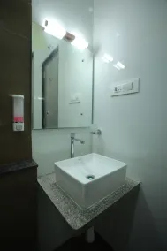 VL Patil Stays & Banquets - Salle de bain