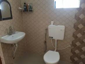 Experience Tranquility at B28 Sandhyaraag - Badezimmer