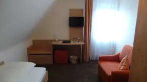 Hotel garni zur Linde - Værelse