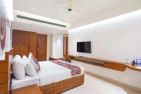 Oriva Tulips Inn and Suites - Nr Majestic - Rom