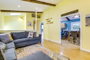 Vibrant Westerly Home w/ Private Pool & Yard! - Innenbereich