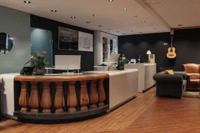 Home Hotel With - Reception