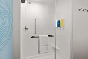 Tru by Hilton Portland Airport - Salle de bain