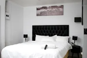 Semeni Asante Guesthouse - Værelse