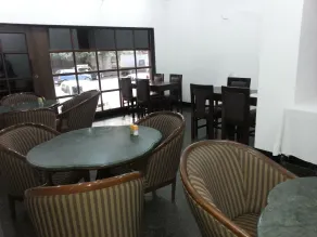 Pals Hotel - Restaurant