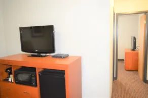 Super 8 by Wyndham Grande Prairie - Room