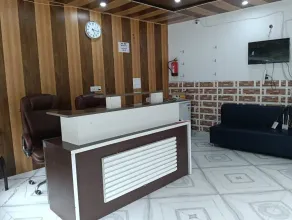Prem Ji Aanand Hotel and Restaurant - Vestíbulo