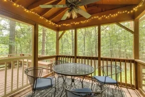 Private Hot Tub & Fire Pit: Family Broadway Cabin - Innenbereich