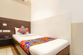 Fabhotel Karpagam - Chambre