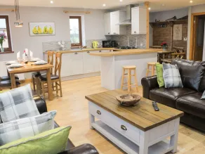 Woodman's Lodge - Interior