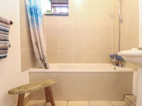 Owl Cottage - Bathroom