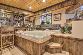 Studio confortable : bain à remous intérieur et accès à la piscine creusée - Intérieur