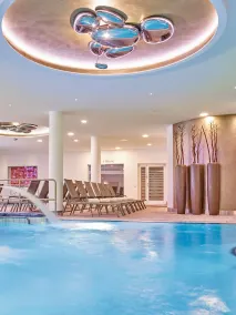 MAXIMILIAN Grand Hotel - Piscine