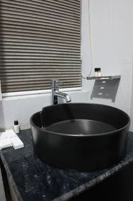 The Palatial Hotel - Bathroom