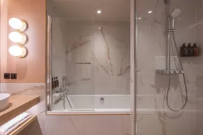 Hôtel Burdigala by Inwood Hotels - Badeværelse
