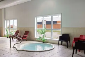 Super 8 by Wyndham St-Jerome - Piscine