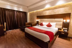 The Grand Ambassador - Room