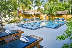 Hotel Vibration - Pool