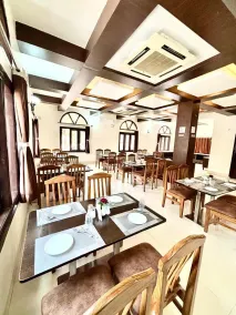 Hotel Kailas Residency By Knight Hotel - Restaurant