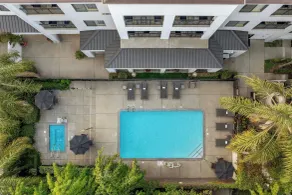 Courtyard by Marriott Stockton - Pool