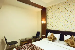 Hotel SJ International - Room