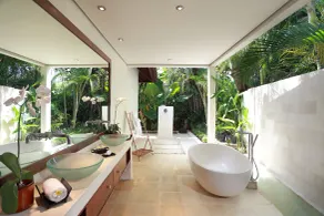 Villa Bali Asri - Bathroom