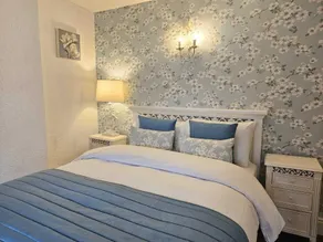 College Arms - Room