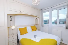 3-Bed Westhoughton M61 Parking - Habitación