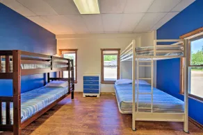 2 Mi to Ice Caves: Pet-friendly Eben Junction Apt - Interior