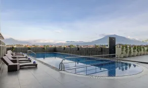 Atria Hotel Malang - Piscine