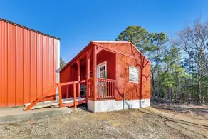 Gym Access On-site: Cabin w/ Deck in Red Oak! - Innenbereich
