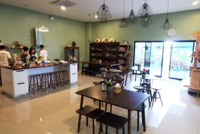 Hom Hostel & Cooking Club - Restaurant