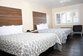 Travelodge by Wyndham Long Beach Convention Center - Chambre
