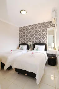 De Green Inn at Aeropolis - Room