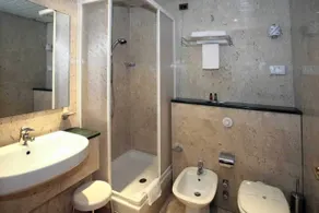 Hotel de Paris - Bathroom