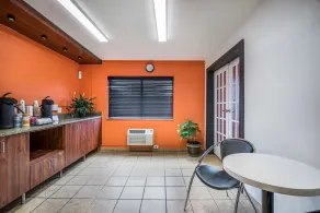 Motel 6-Madison, WI - East - Restaurant