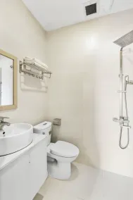 Pho Nui Hotel & Apartment - Baño