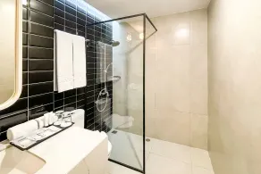 ARTOTEL Casa Cikarang - Bathroom