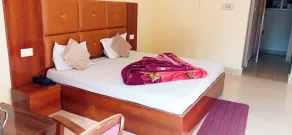 Hotel Amar Mountain View Dalhousie - Room