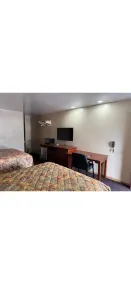 Deluxe Inn - Room