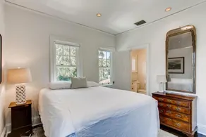 Villa Blanca - Saltwater Serenity in a Classic Mediterranean Revival Villa - Værelse