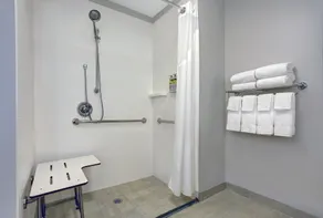 Holiday Inn Express & Suites - Lenexa - Overland Park Area by IHG - Salle de bain