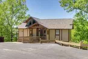 Osage Beach Vacation Rental w/ Deck & Grill - Fassade der Unterkunft