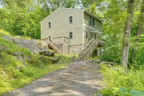 Walk to Putnam Lake: Updated Home w/ Deck - Interior